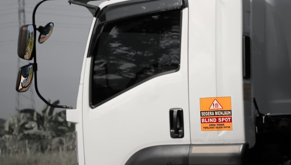 Blind spot sticker on truck