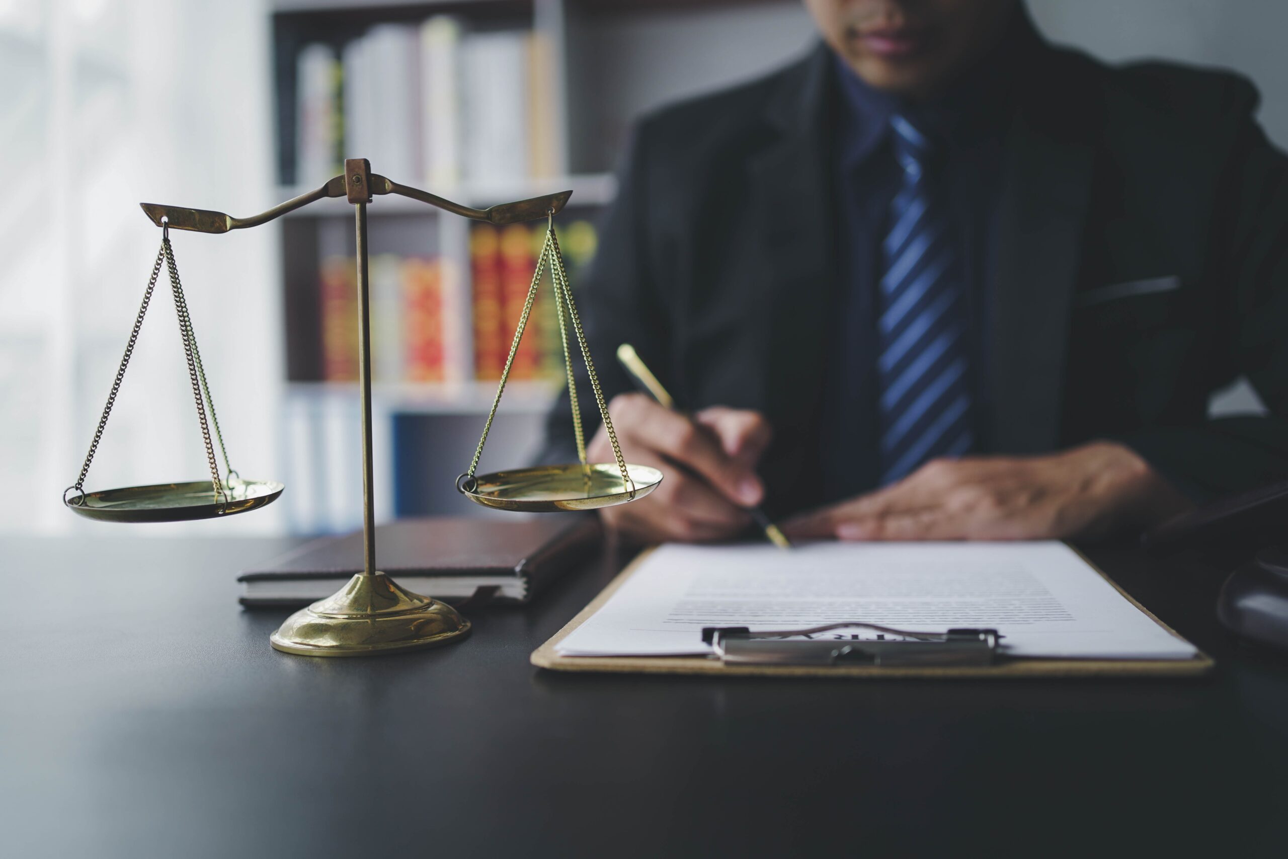 Once You Choose Your Personal Injury Lawyer, Here’s What to Expect from Them